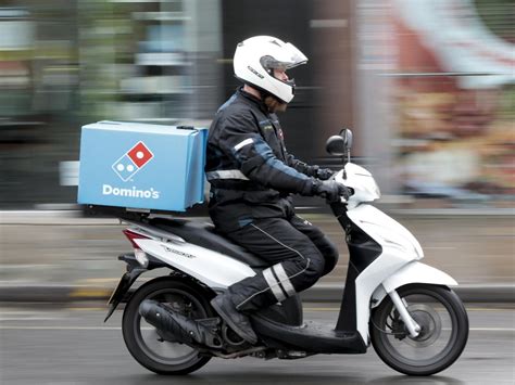 will domino's deliver to me|how far does dominos deliver.